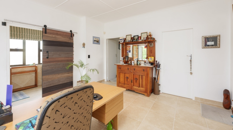 5 Bedroom Property for Sale in Struisbaai Western Cape